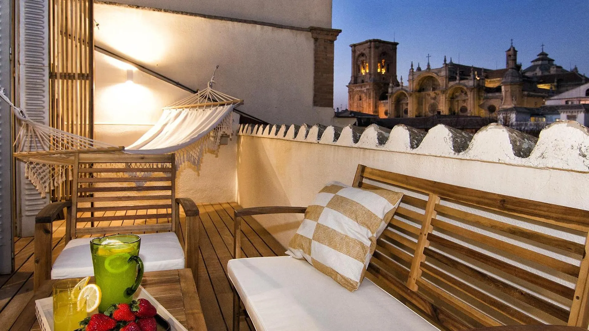 Bibrambla Penthouse Over Cathedral Apartment Granada